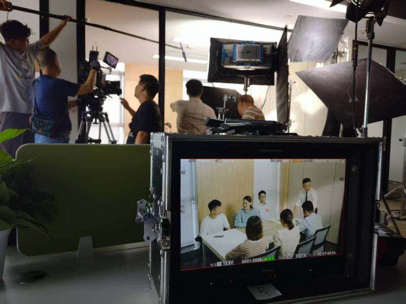 当涂县TVC拍摄公司：科技产品视觉化大师，诠释未来感与功能美学